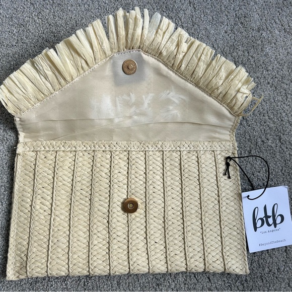 NET MRS Straw Clutch - Picture 2 of 3